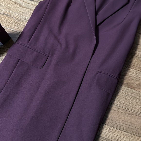 NWOT RICH BURGUNDY WOMENS TOPSHOP size 10 LONG VEST with belt, brass snaps - Picture 4 of 11